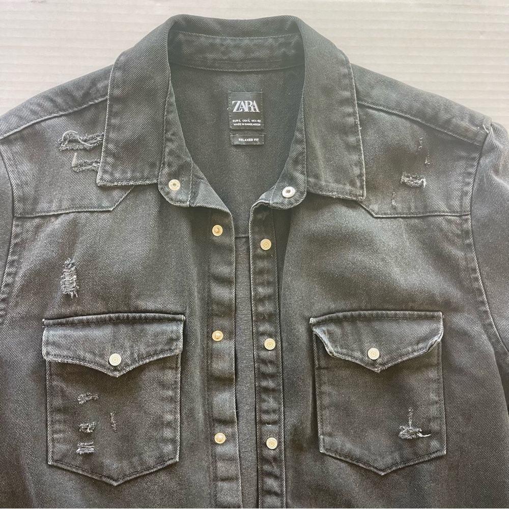 Zara Men’s Distress Ripped Black Denim Jacket Size Large - Picture 3 of 10